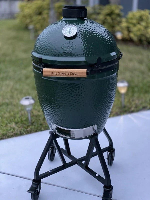 Brand new big green egg grill smoker with new accessories T7