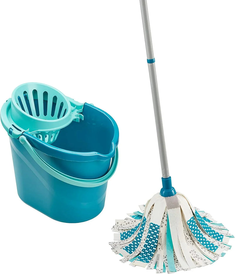The all-in-one vacuum and mopping machine has dimensions of 45×35×120 centimeters and a capacity of 8 liters. R4