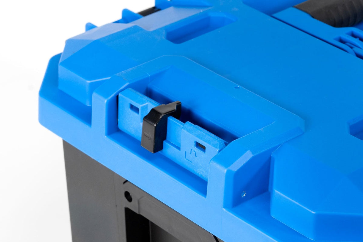 Mastercraft Stax Medium Box with Metal Front Latches, 65-lb