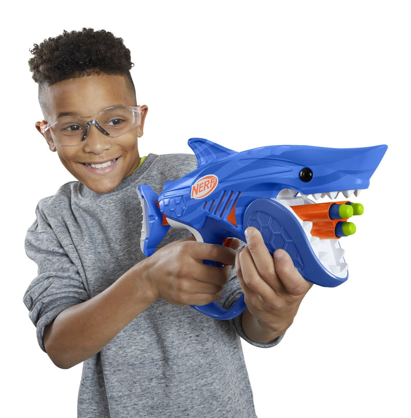Nerf Junior Wild Sharkfire, Easy Play Dart Blaster, 8 Nerf Elite Darts, Ages 6 & Up G0