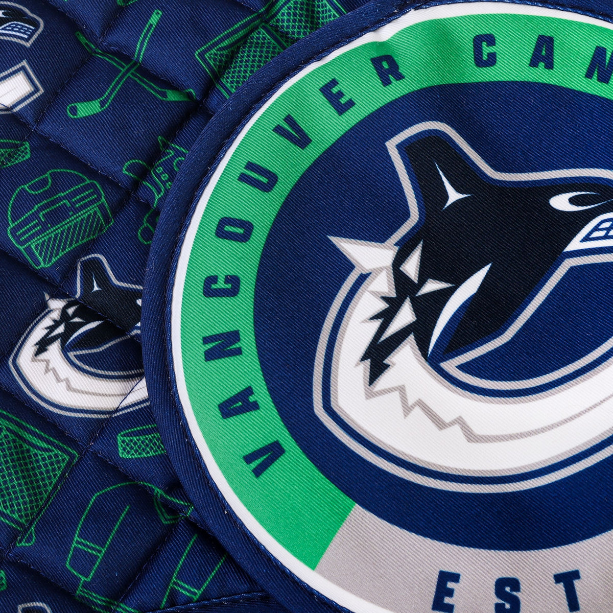 NHL Vancouver Canucks Kitchen Oven Mitt Pot Holder Set, 2-pc